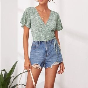 SHEIN Leopard Print Tie Hem Wrap Crop Top